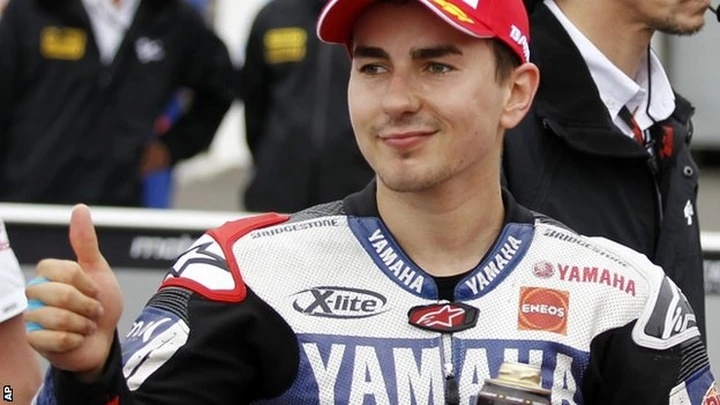 12 ore Abu Dhabi, Jorge Lorenzo in gara con la Ferrari