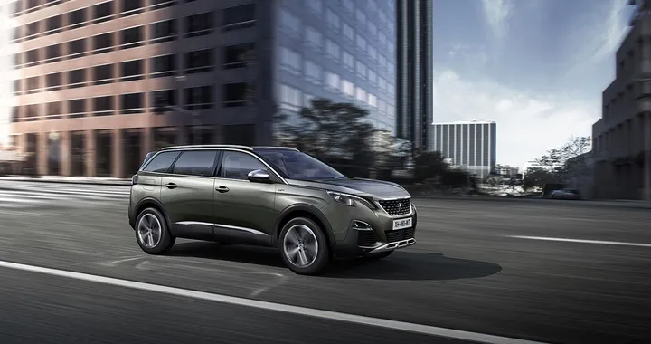 Peugeot 5008: prezzi da 25.450 euro