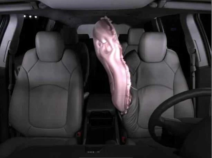 Airbag centrale by General Motors