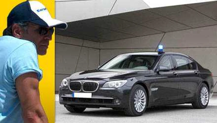 Auto blu in Italia: ad alcuni piace straniera