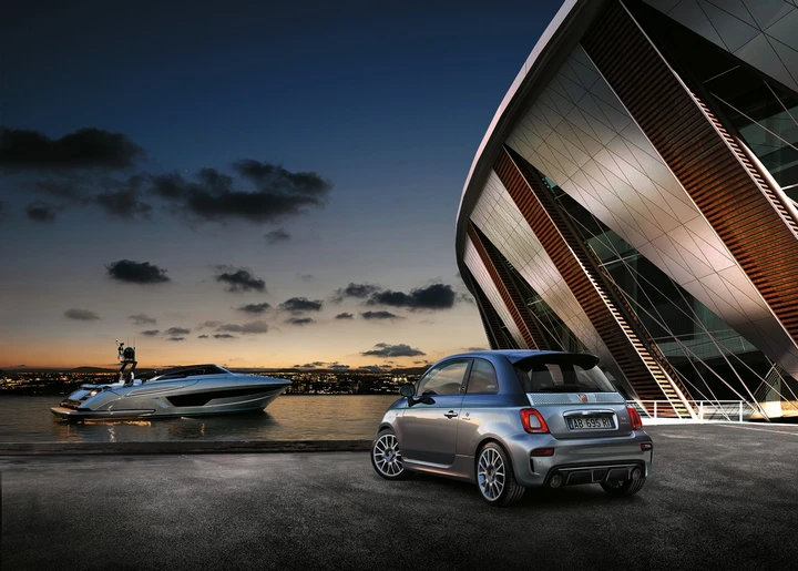 Abarth 695 Rivale, edizione speciale in collaborazione con Riva