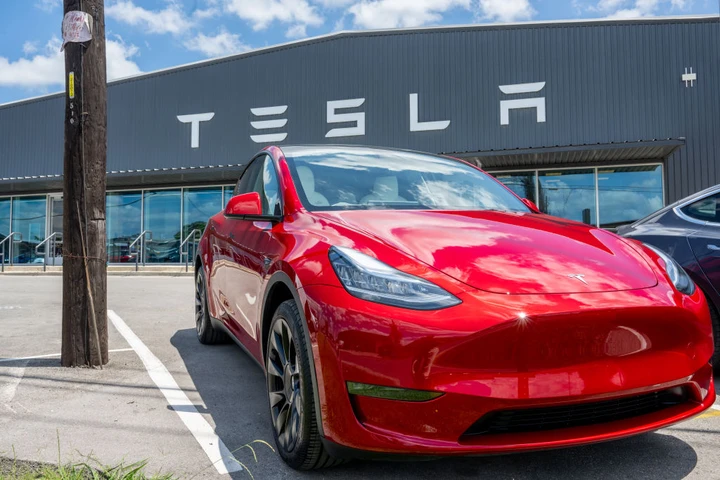 Tesla troppe vendite in poco tempo in Canada, dubbi sui sussidi governativi