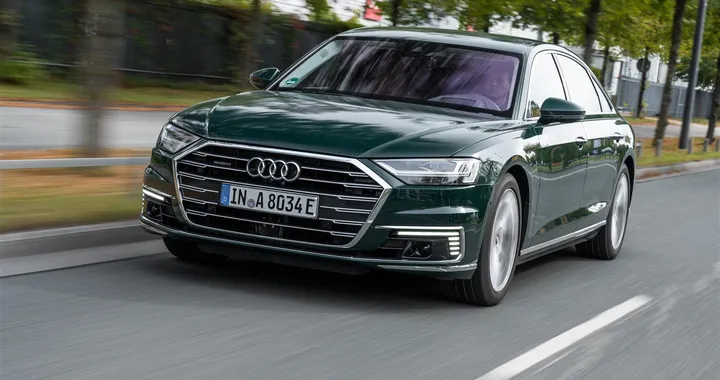 Audi A8 L 60 TFSI e quattro: l’ammiraglia sposa l’ibrido plug-in