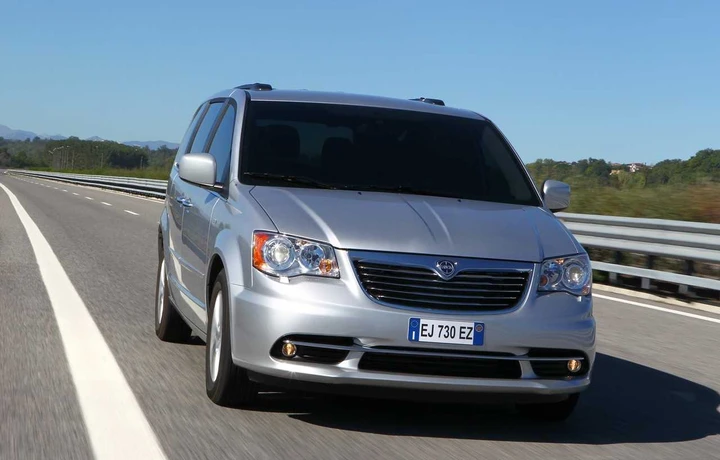 Nuova Lancia Voyager