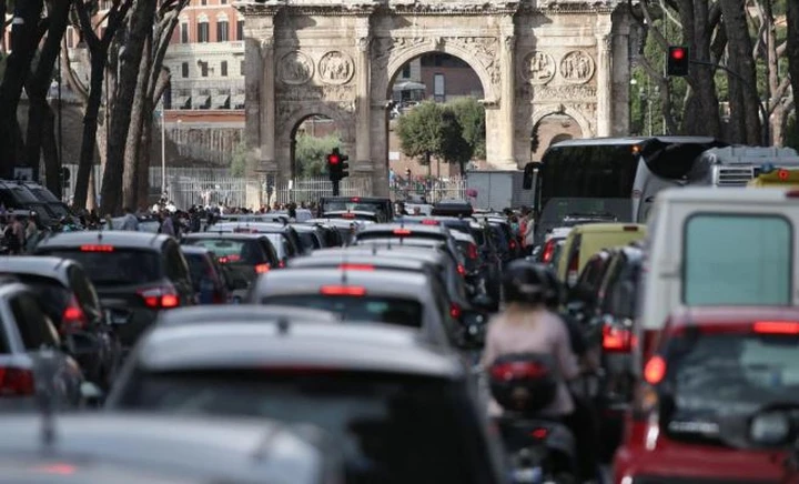 Guerra alle auto diesel: stop alla circolazione a Roma dal 2024