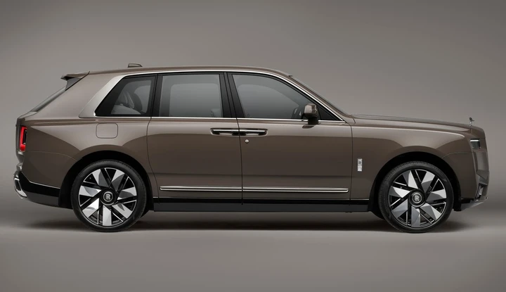 Nuova Rolls-Royce Cullinan Series II: eleganza e personalizzazione al massimo livello