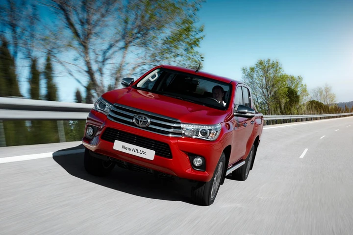 Toyota HiLux 2016: nuove immagini ufficiali