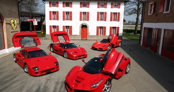 Ferrari: F40, F50, Enzo e LaFerrari insieme a Fiorano