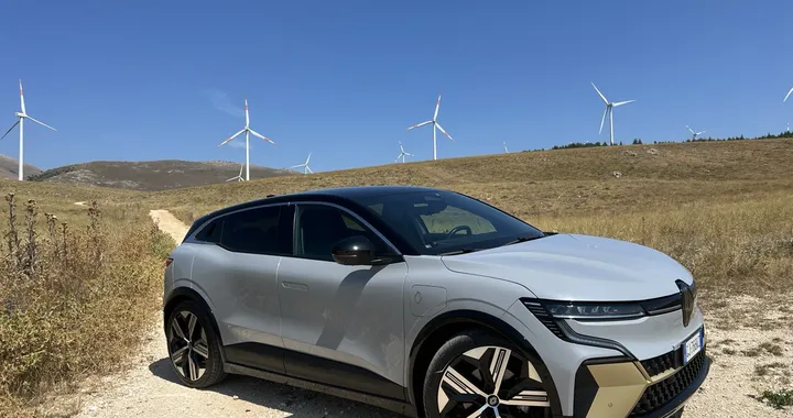 Renault Megane E-Tech: la prova su strada