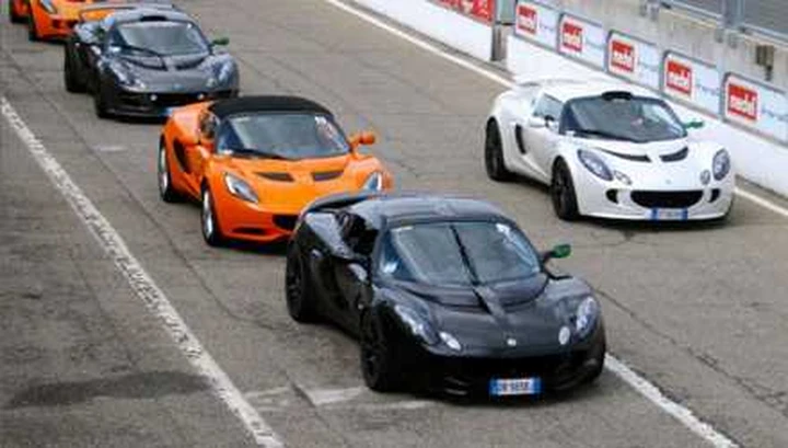 Lotus, il raduno in pista a Varano