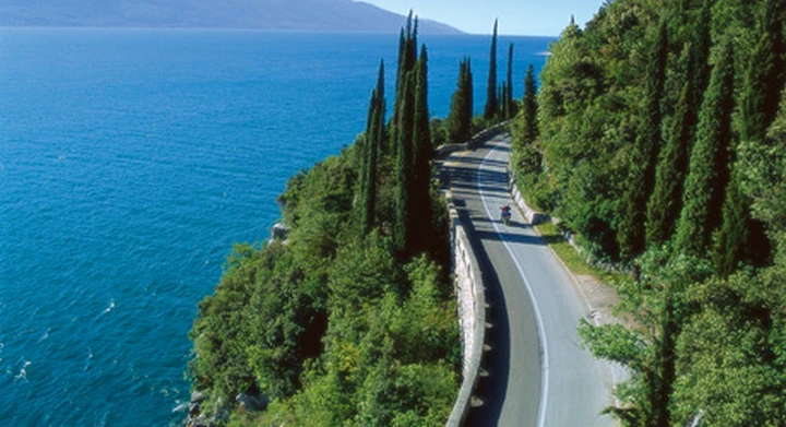 L'Italia in auto: gli itinerari tra storia e natura