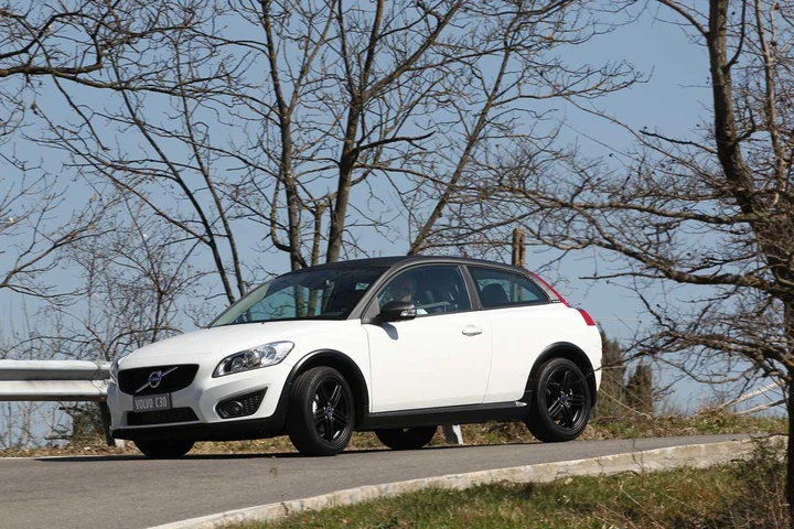 Volvo C30 Black Design: esclusiva da 19.600 euro
