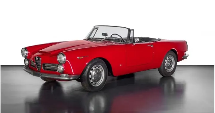 Alfa Romeo Spider, 60 anni di stile e innovazione