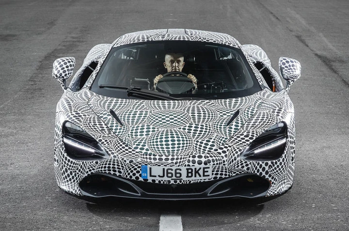 McLaren: iniziati i test della hypercar a guida centrale