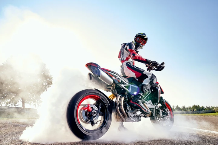 Ducati Hypermotard 950 RVE: livrea ispirata alla street art