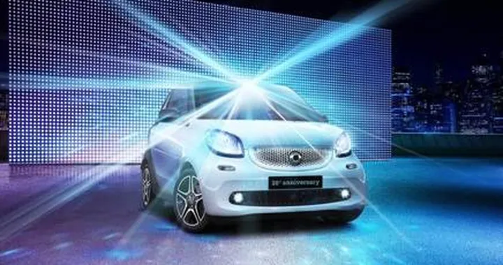 Smart compie 20 anni e si regala le serie speciali