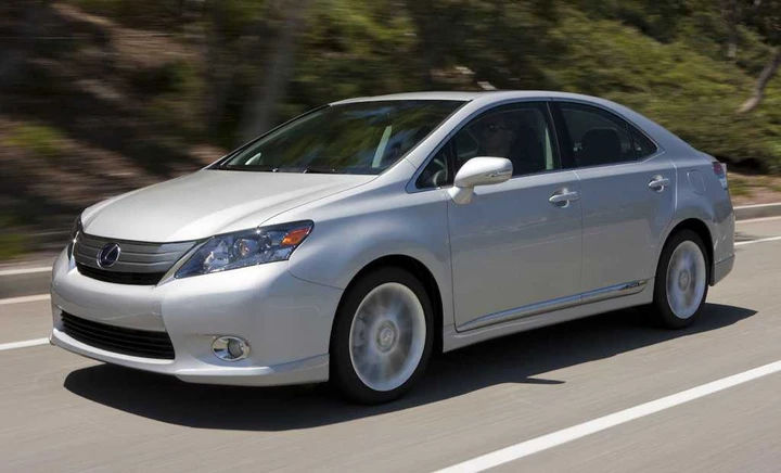 Lexus richiama l'ibrida HS250h negli USA