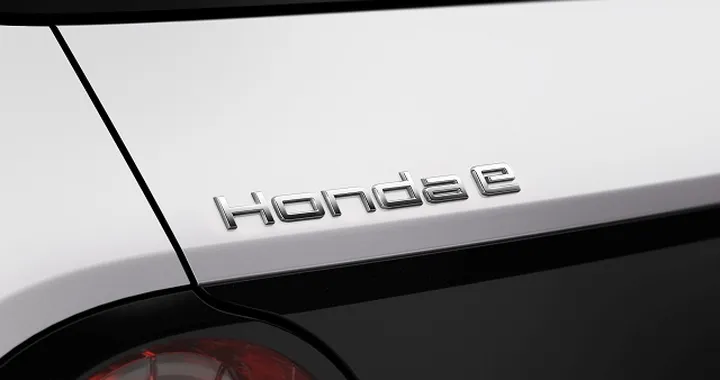 Honda e: annunciata la prima citycar elettrica