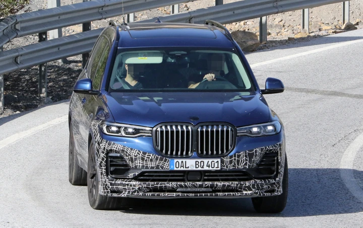 BMW X7 Alpina: nuove foto spia
