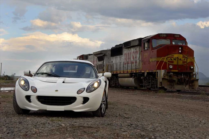 LOTUS Elise
