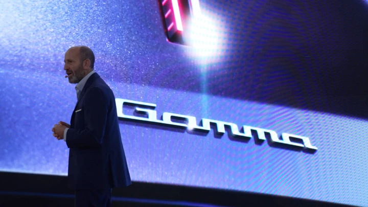 Nuova Lancia Gamma sarà anche ibrida e prodotta in Italia
