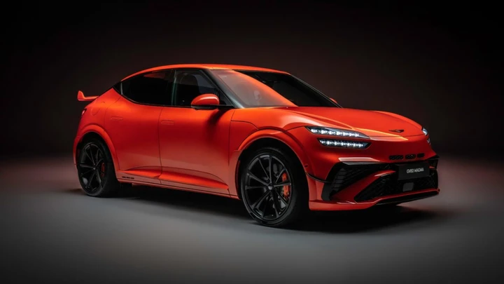 Genesis GV60 Magma arriva in Italia: 650 CV per la nuova elettrica ad alte prestazioni