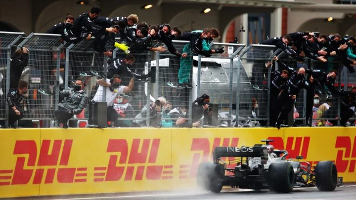 Formula 1: un Hamilton da leggenda vince davanti a Perez e Vettel