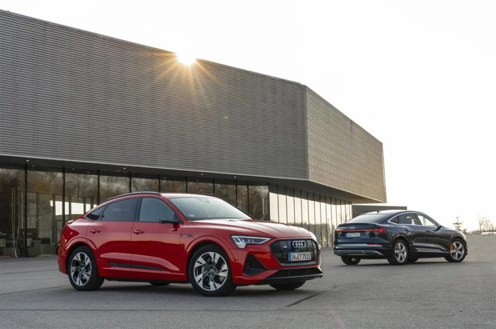Audi e-tron Fast Edition e Audi e-tron 50 quattro EVO 2021: immagini ufficiali