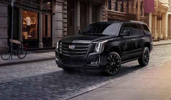 Cadillac Escalade: debutta a Los Angeles la versione Sport Edition