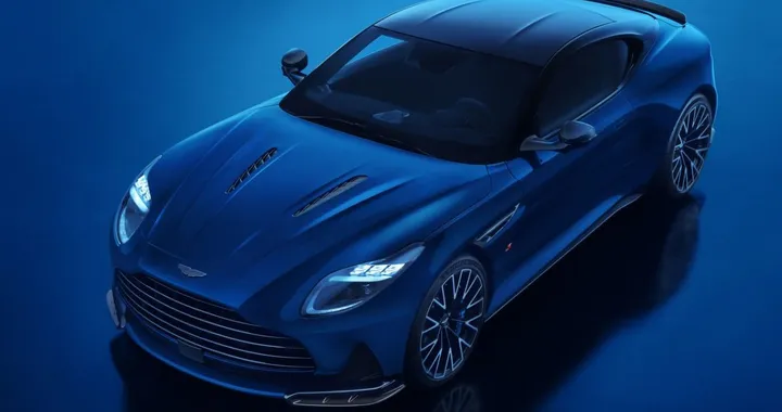 Aston Martin presenta la DB12 S: super coupé da 700 CV per il 2026
