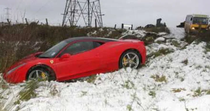 Incidente Ferrari 458 Italia: fatale fu la neve...