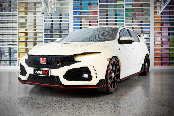Honda: una Civic Type-R costruita con i LEGO