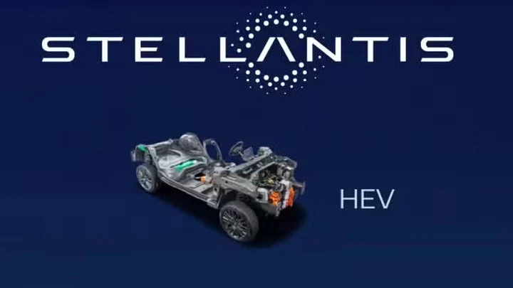 Stellantis punta sul full hybrid: 24 nuove auto entro il 2030