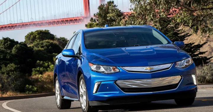 Chevrolet Volt 2016: nuove foto ufficiali