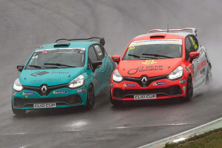 Renault Clio Cup Italia: ad Imola trionfa Filippo Distrutti