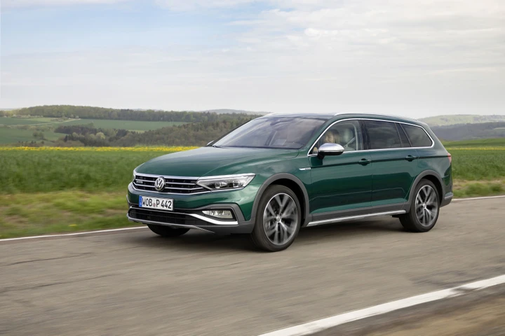 Nuova Volkswagen Passat: primo contatto
