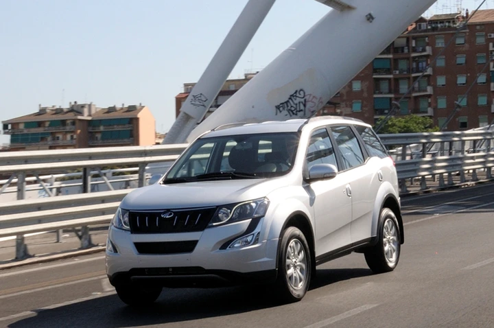 Mahindra XUV500 2016: prezzi da 19.427 euro