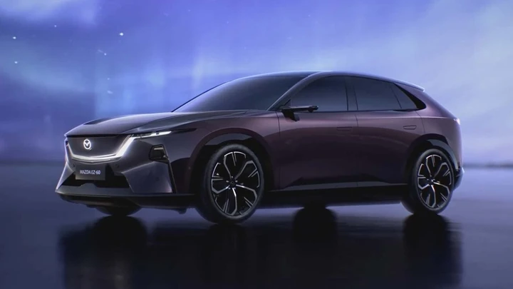 Mazda attacca la spina con l’EZ-60: design tagliente e cuore elettrico