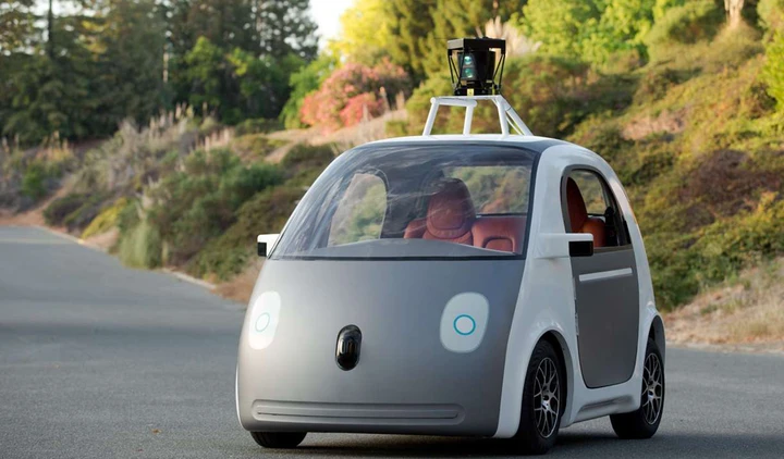 Google Car: incidenti solo se guidano gli umani