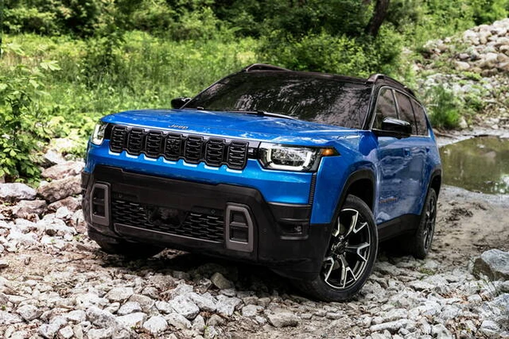 Jeep Cherokee, prime immagini della nuova generazione del SUV