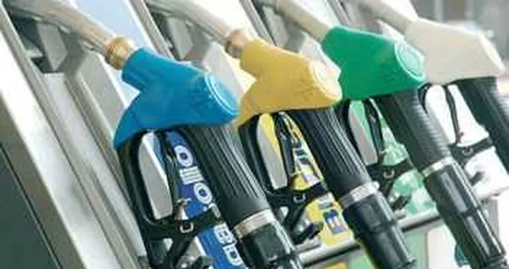 Benzina record tocca quota 1,584 euro