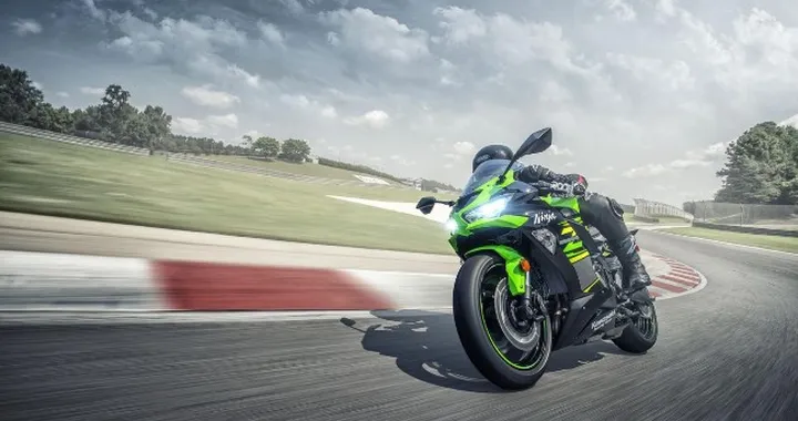 Kawasaki: la Ninja torna in Europa con la ZX-6R