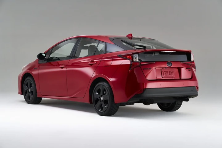 Toyota Prius Anniversary Edition: immagini ufficiali