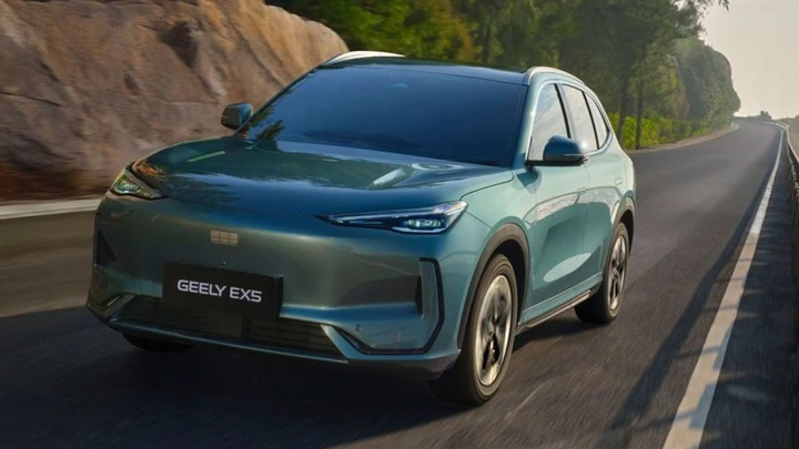 Geely sbarca in Italia con garanzia a vita