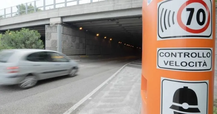 Autovelox: multa nulla senza cartelli ad ogni incrocio