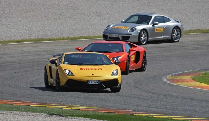 Pirelli P Zero: a Valencia la prova sulle supercar