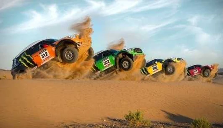 Dakar 2012: tripletta Mini nella prima tappa