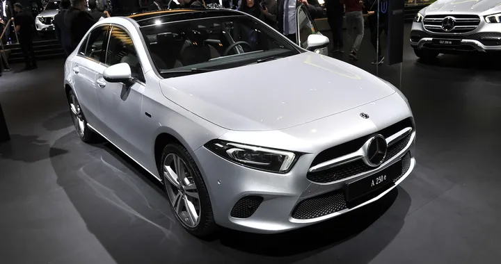 Mercedes Classe A e Classe B 250e: nuove ibride della Stella a Francoforte