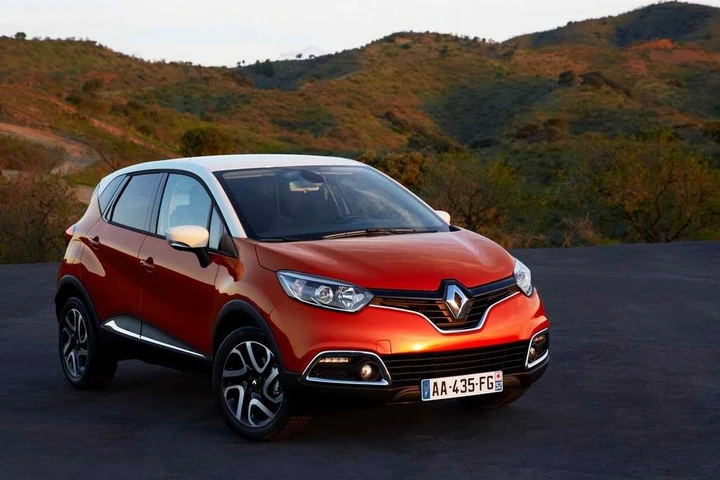 Renault Captur: prime immagini ufficiali