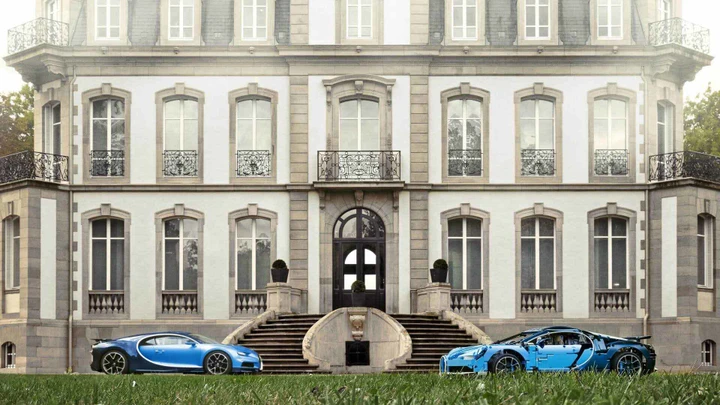 Bugatti Chiron con mattoncini Lego, le immagini